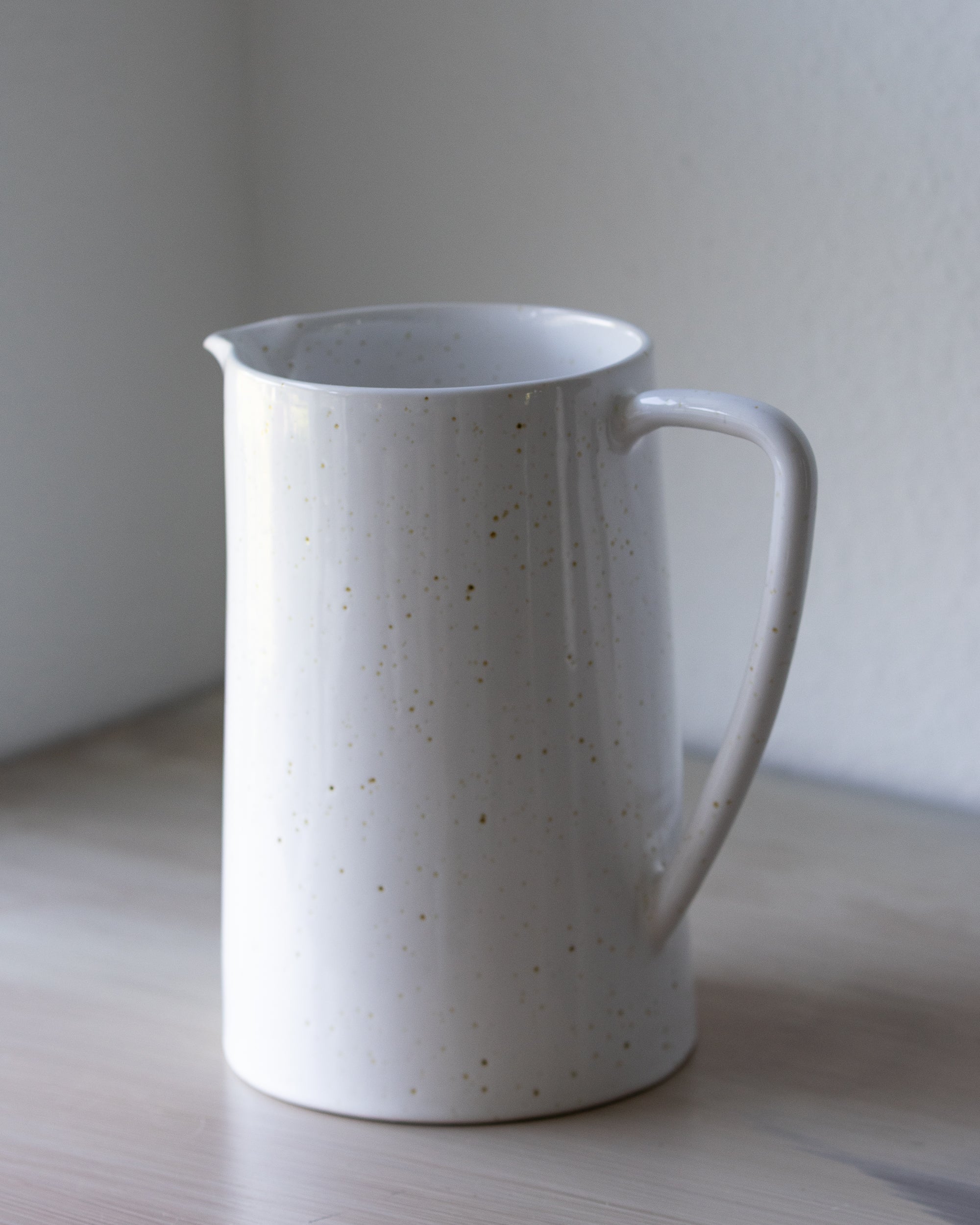 Large pitcher | Serra