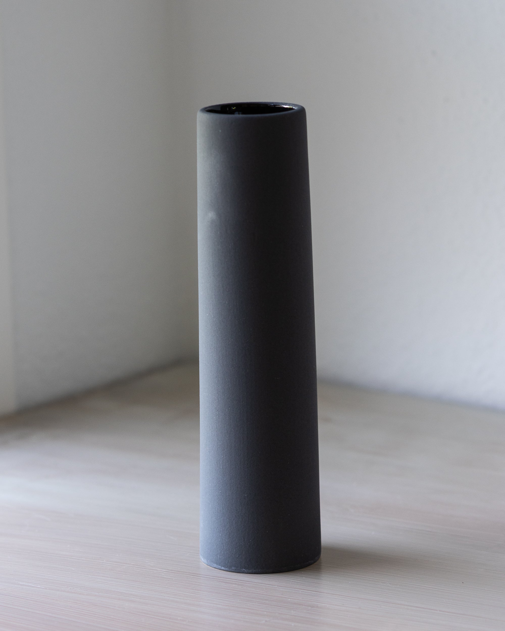 Chimney Vase | Charcoal