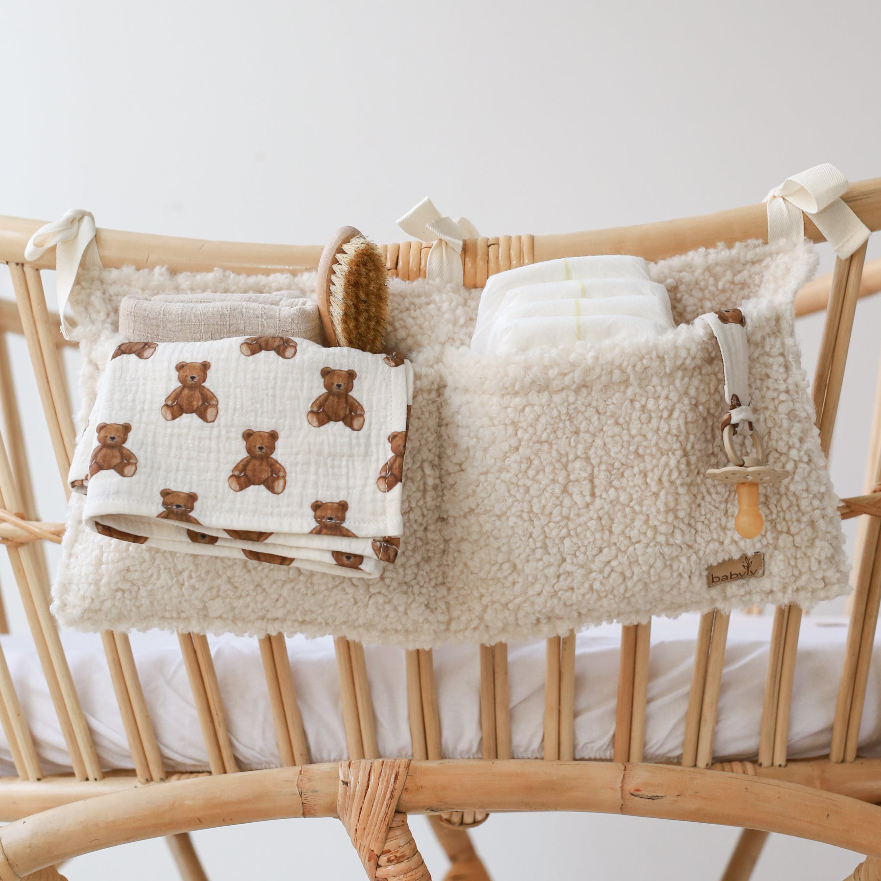 Baby bed organizer | Teddy