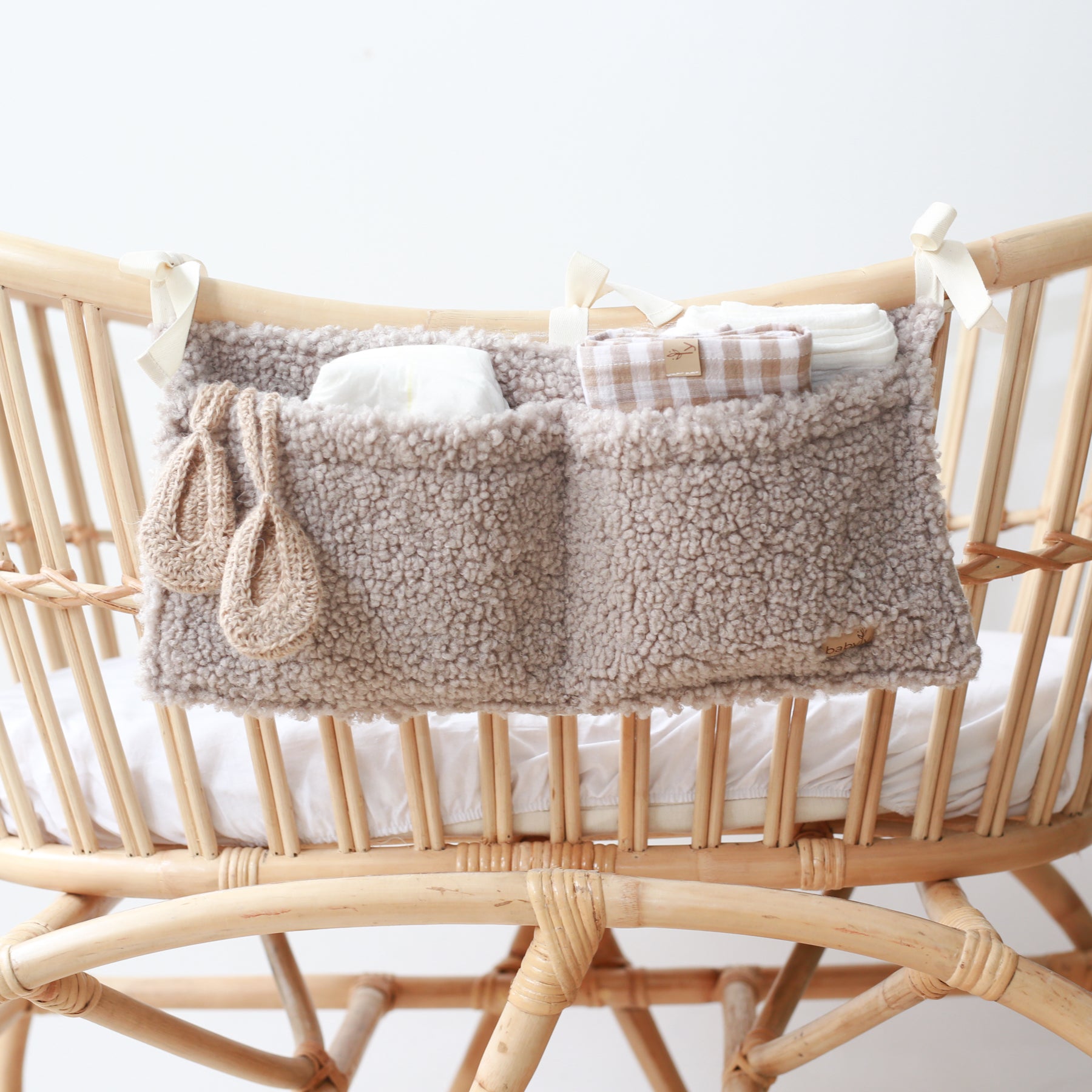Baby bed organizer | Teddy
