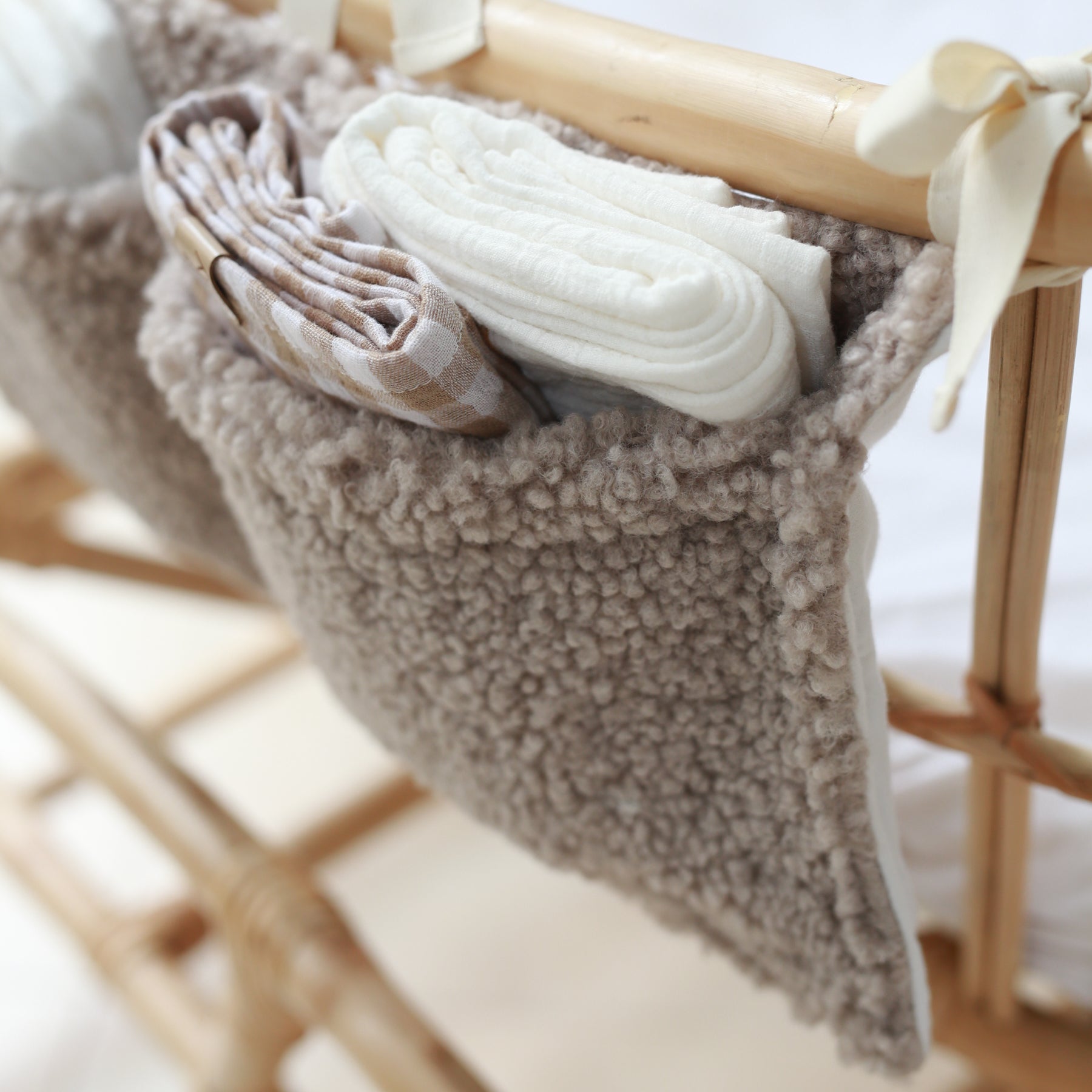 Baby bed organizer | Teddy