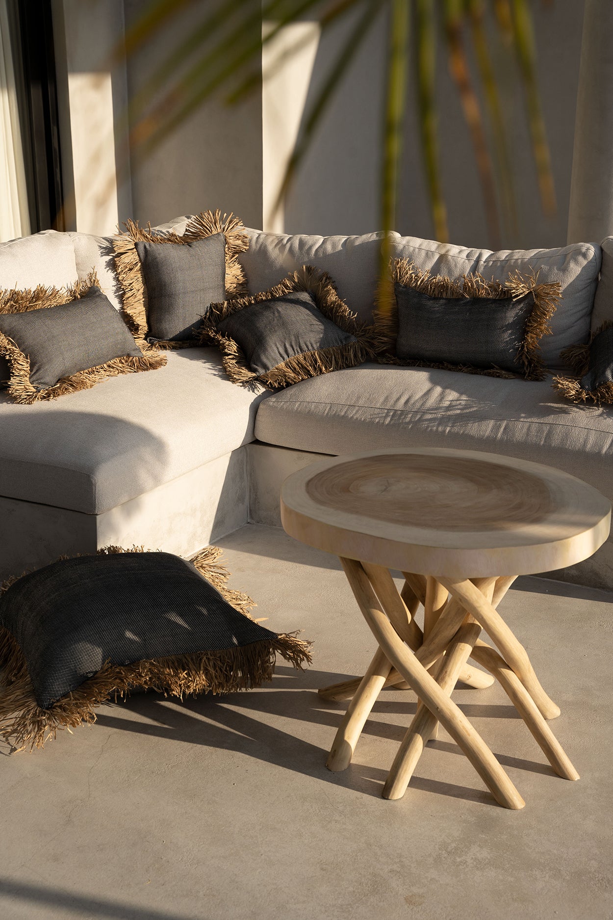 The Coffee Table | Gili